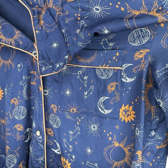 ROLLER RABBIT Magic Hour Blue Galaxy Moon Pajama Sleep Top Women's Size Medium - Picture 7 of 7